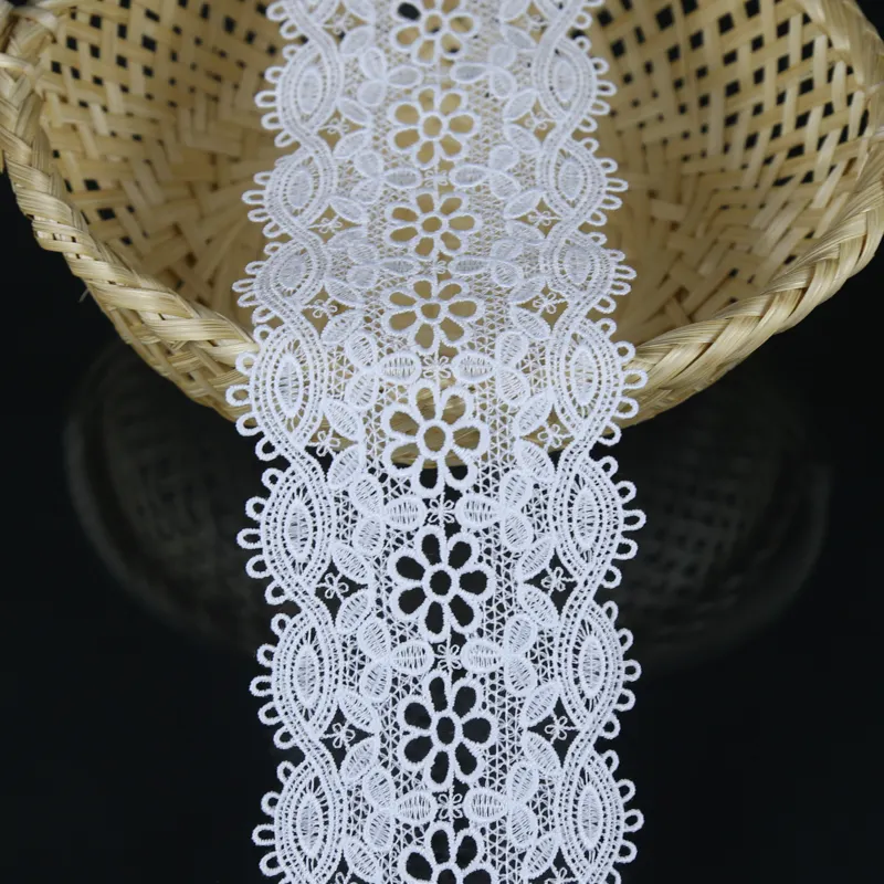 Üretimi 7.3cm genişlik çok çiçek düğün elbisesi dantel Trim beyaz Polyester nakış kimyasal dantel stokta kırpma