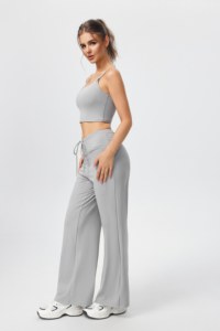 Set consisting of a sleeveless sports vest and loose-fitting, straight-leg <b>trousers</b> with an adjustable <b>drawstring</b>. - Product Image 3