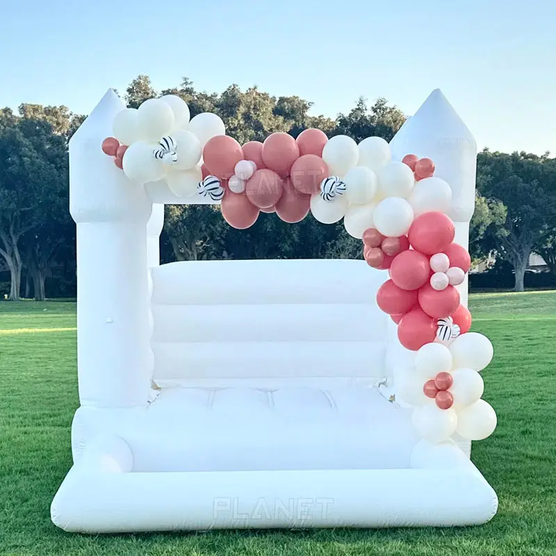 Casa inflável branca de PVC para aluguel de festas ao ar livre, mini bouncer com piscina de bolinhas