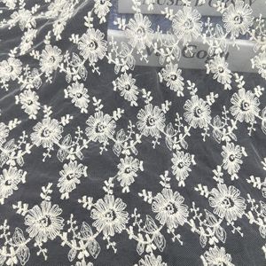 Tissu en dentelle <span class=keywords><strong>de</strong></span> <span class=keywords><strong>coton</strong></span> brodé <span class=keywords><strong>de</strong></span> fleurs marguerites style Cottagecore avec bord festonné pour robe d'été DIY, vêtements et robes <span class=keywords><strong>de</strong></span> poupée - Product Image 4
