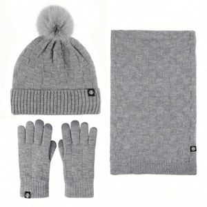 Ensembles Bonnets et Écharpes d'Hiver pour Femmes en Gros, Personnalisables avec Logo, Bonnets Tricotés de Qualité Supérieure, Épais et Chauds, avec Pompon - Product Image 6