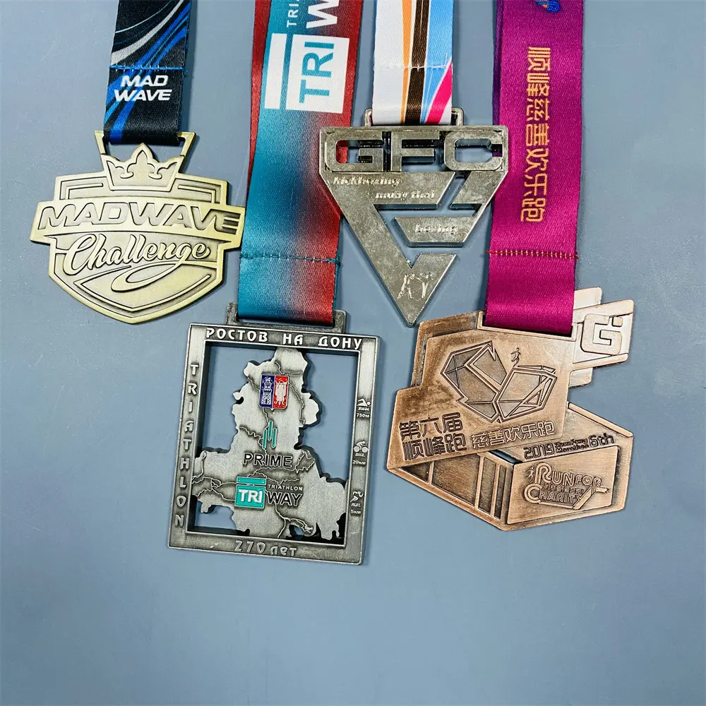 Médaille de course de course de course en alliage de zinc 3d 5k avec ruban de conception personnalisée du fabricant