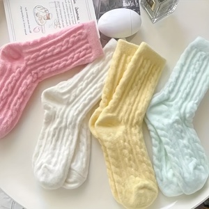 Chaussettes Chausson d'Hiver Chaudes et Douillettes pour Femmes, Épaisses et Moelleuses, Pantoufles Confortables pour la Maison - Product Image 4