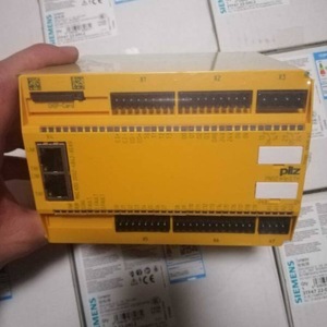 Relais de sécurité Pilz PNOZ m1p ETH 10 A 250 V CA pour l'automatisation industrielle - Product Image 1