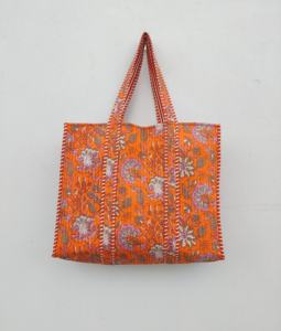 Bolso de mano de algodón acolchado con flores bohemias hecho a mano, respetuoso con el medio ambiente, sostenible, diseño reversible, resistente, mango diario, logotipo reutilizable, regalos - Product Image 1