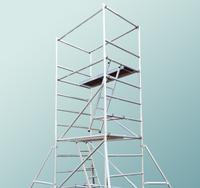 Plateforme élévatrice mobile en aluminium 8,4 m à quatre niveaux avec échelle inclinée, roulettes et stabilisateurs pour travaux en hauteur