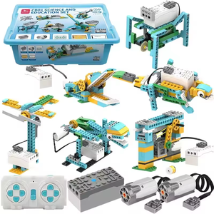 Briques de robot de codage 8-en-1 avec télécommande - Jouet STEM de 420 pièces pour enfants, comprend un moteur, une boîte à piles et des briques à petites particules standard - Product Image 1