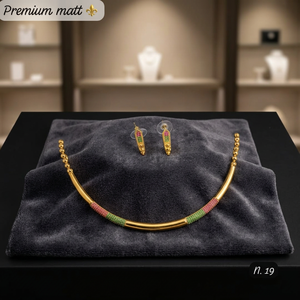 Conjunto de Collar y Pendientes Clásicos Chapados en Oro con Perlas de Imitación y Kundan, Incrustaciones de Zirconia Rosa y Verde, Diseño Geométrico para Mujer, Boda - Product Image 4