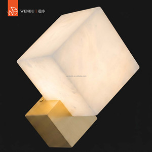 Lámpara de pared moderna de latón y alabastro español con diseño de diamante para hotel, villa, sala de estar, vestíbulo - Product Image 3