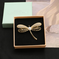 Broche libellule en perles d'eau douce, bijoux pour femme, accessoire de mode pour tenue chaude automne-hiver, cadeau