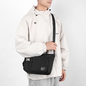 Sac messager vintage en nylon pour homme OEM avec décoration de lettres tendance, sacs à bandoulière - Product Image 4
