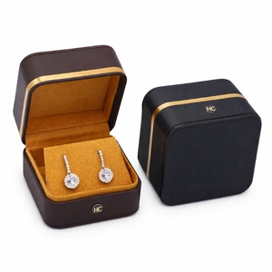 Boîte à boucles d'oreilles de créateur haut de gamme, en cuir PU à charnière, avec insert en velours et logo estampé à chaud, pour emballage de bijoux en détail - Product Image 6