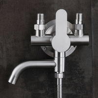 Ensemble de douche mural en acier inoxydable poli de haute qualité, à jet doux et robuste, idéal pour les salles de bain en zones côtières - Vente directe usine