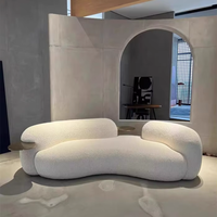 Neues Luxus-Wohnzimmer S-förmiges Modulsofa, Wolkensofa aus cremefarbenem Lammfell, Bogensofa für Zuhause, Hotel, Schönheitssalon-Möbel