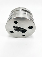Moule d'extrusion en acier Huayi H13 Modèle 34 pour profilé triangulaire creux en alliage d'aluminium à 4 trous, qualité industrielle CN/GUA