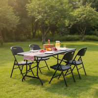 Table pliante rectangulaire moderne en plastique HDPE avec cadre métallique, 6 pieds, imperméable, durable, légère, avec poignée de transport pour une utilisation en extérieur