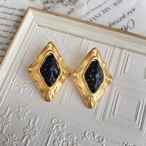 Pendientes llamativos negros de textura plateada dorada gruesa con joyas vintage de moda al por mayor para mujer - Product Image 5