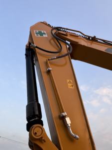 Pompe hydraulique d'origine pour moteur diesel 330D d'occasion Contrôles de bonne qualité Cabine confortable Parfaite pour les grands travaux de terrassement - Product Image 4