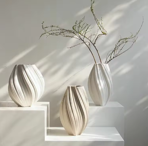 Nuevo Jarrón de Cerámica Nórdico Ligero de Primera Calidad con Forma 3D para Flores Secas, Decoración Minimalista Rústica para el Hogar y la Casa de Huéspedes - Product Image 2