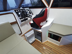 Nuevo Diseño con Certificación CE, Yate de Lujo de 9m, Tanque de Combustible de 600L, Yate con Cabina de Fibra de Vidrio en Venta - Product Image 6