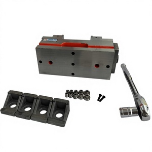 Étau de banc manuel auto-centrant Eagle Brand 6 pouces à mâchoires plates pour centre d'usinage CSV 6 TR - Product Image 1