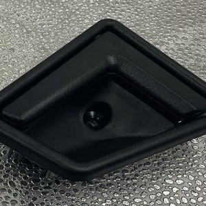 กรอบที่วางแก้วน้ำสำหรับ Suzuki Vitara วัสดุ ABS รุ่น 83110-56B01 ชุดแผงคอนโซล - Product Image 3
