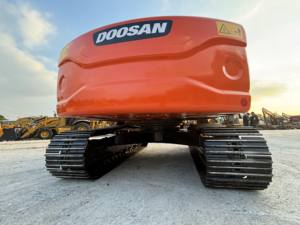รถขุดตีนตะขาบ Doosan DX140lc-9c มือสอง ขนาด 14 ตัน สำหรับงานดิน พร้อมเครื่องยนต์ เกียร์ มอเตอร์ แบริ่ง ปี 2024 จากเซี่ยงไฮ้ บุ้งกี๋ขนาด 0.51 เมตร รับประกัน 6 เดือน - Product Image 6