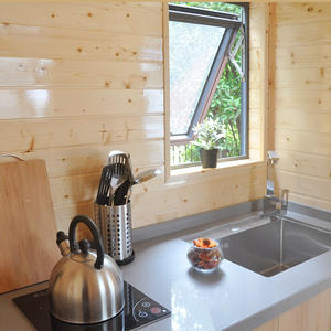 Petite maison moderne sur roues Remorque hors réseau pour explorer la nature Chambres entièrement équipées Cuisine et <span class=keywords><strong>salle</strong></span> <span class=keywords><strong>de</strong></span> <span class=keywords><strong>bain</strong></span> - Product Image 5
