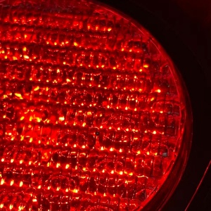 Mini feux de signalisation LED rouges de 100 mm, unité unique, étanche IP65, boîtier en polycarbonate, alimentation solaire ou secteur, marque GUANGAN - Product Image 4