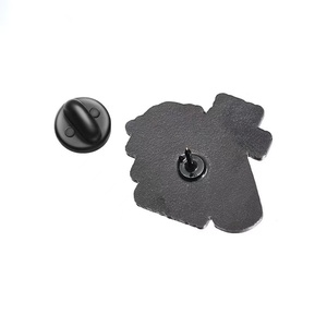 Spille in metallo all'ingrosso a forma di cartone animato, spille smaltate creative e simpatiche a forma di bottiglia e fiamma, spille souvenir con testo in inglese per vestiti e borse - Product Image 5