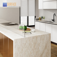 Dalles de quartz transmises par transfert thermique effet marbre TAJ AGRA CREMA 20 mm, plan de travail en pierre technique Taj Mahal