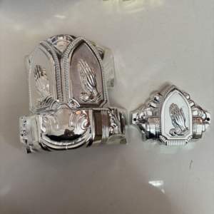 Accessoires de quincaillerie <span class=keywords><strong>pour</strong></span> cercueil : <span class=keywords><strong>Plaque</strong></span> de motif de main remplaçable modèle 15D, en plastique durable, <span class=keywords><strong>pour</strong></span> coin de cercueil funéraire - Product Image 1