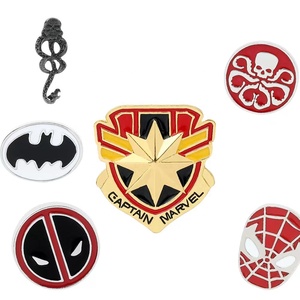 Vente en gros d'épinglettes de collier de film en métal Broche d'art Épingles Metalicos Film pour casquettes Anime Fashion Fairy <span class=keywords><strong>Logo</strong></span> pour cadeaux Souvenirs - Product Image 3