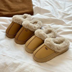 Dream Poetry House 2025 Nouvelle collection de pantoufles d'intérieur douces et moelleuses pour hommes et femmes, automne-hiver, EVA, vente en gros - Product Image 1