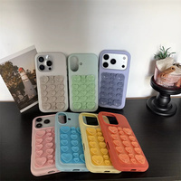 Coque de téléphone en silicone avec ventouse 3D en forme de cœur mignon pour iPhone 18 17 Pro 16 15 14 Pro Max