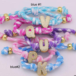 Nuovi Braccialetti Regolabili con Cordino Multicolore, Lettera Iniziale a Cuore Bombato con Zirconi Cubici Placcati Oro 18k - Product Image 1