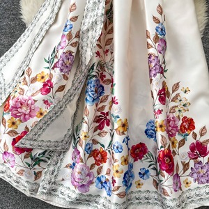 Robe de vacances florale vintage française à col en V et taille nouée, coupe trapèze, pour femme, vente en gros fabricant - Product Image 5