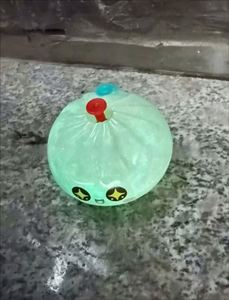 Pistolet à eau en forme de boulette de ravioli fantaisie, nouveauté très vendue, jouet à presser pour fêtes en piscine, avec boîte de présentation colorée - Product Image 6