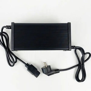 Caricabatterie/Adattatore di Alimentazione 72V 8A per Batterie agli Ioni di Litio 87.6V 84V 88.2V, Compatibile con Pacchi Batteria LiFePO4 23S 24S 3.2V e Li-ion 20S <span class=keywords><strong>21S</strong></span> 3.7V - Product Image 4