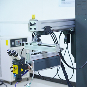 Machine de soudage laser à fibre de réparation de moule automatique mobile XYZ de haute technologie pour la réparation de métaux - Product Image 5