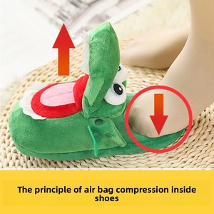 Bestseller transfrontaliero: Divertenti pantofole a forma di coccodrillo con bocca apribile, giocattolo da passeggio, pantofole in peluche antiscivolo da interno - Product Image 3