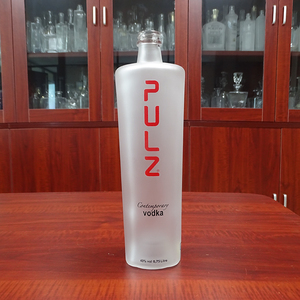 Bouteille en verre vide cylindrique de 750 ml pour <span class=keywords><strong>vodka</strong></span>, avec bouchon à vis givré blanc et logo rouge personnalisé - Product Image 2