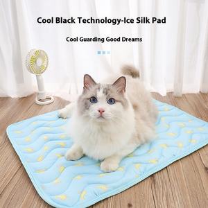Großhandel Sommer Kühlung Haustier Eis Seide Isomatte Atmungsaktive Faser Katze Hund Zwinger Zwinger Coole Haustier Matte Silikon Bett matte Reisen - Product Image 2
