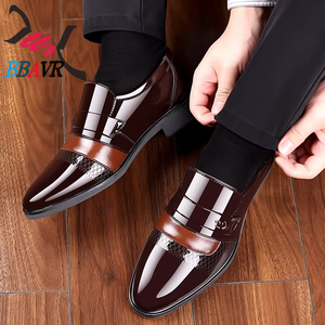 Zapatos de Vestir de Cuero Patentado para Hombre BBAVR, con Hebilla y Punta en Pico, Color Sólido, para Oficina, Carrera Profesional y Uso Formal - Product Image 1