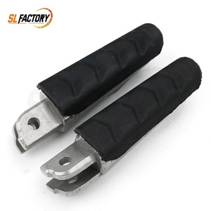 Repose-pieds arrière pour moto, adaptés aux modèles F800GT 2011-2013, <span class=keywords><strong>F800S</strong></span> 2004-2008, F900R, F900XR 2020-2022, en aluminium et caoutchouc noir - Product Image 1