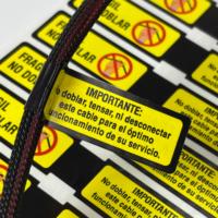 Étiquettes de câble de fil de vinyle PET auto-stratifiées étanches du fabricant Autocollant de code à barres Caractéristique Marqueur de fil électronique imprimable