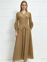 Robe longue plissée élégante et décontractée en mousseline tissée rose unie, coupe trapèze, taille naturelle, manches à volants, détail boutonné, pour soirée et printemps