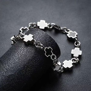 Gioielli in Acciaio Inossidabile di Alta Qualità, Croci Nere Versatili per Bracciali da Uomo e Donna, Design Elegante per Bracciali Componibili ALN2601001787 - Product Image 3