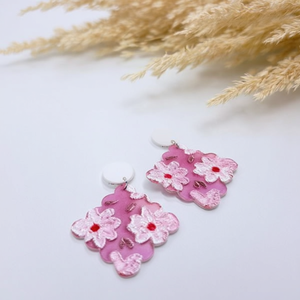 Orecchini pendenti alla moda con design floreale ricamato rosa, set da 12 pezzi - Product Image 3