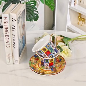 Décoration d'intérieur : Tasse à café de luxe en céramique, style Coupe d'Europe, avec couteau, fourchette et cuillère – Idéal pour la maison, le bureau ou comme cadeau – Artisanat en céramique - Product Image 5